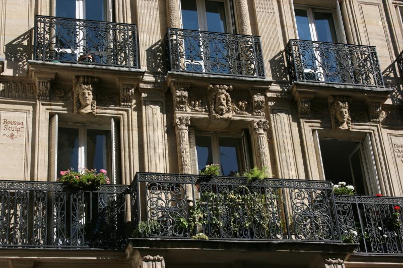 Balcon jardin style parisien