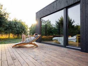 Créer un espace zen avec des transats pour un jardin apaisant