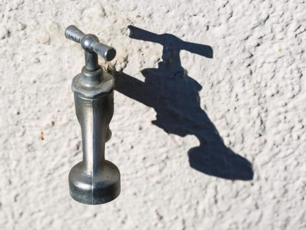 Protéger ses canalisations en hiver : astuces pratiques