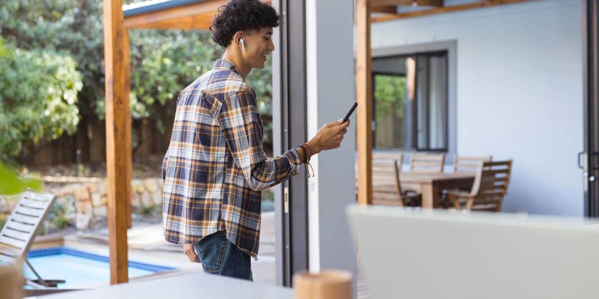 Contrôle maison ouvertures par domotique