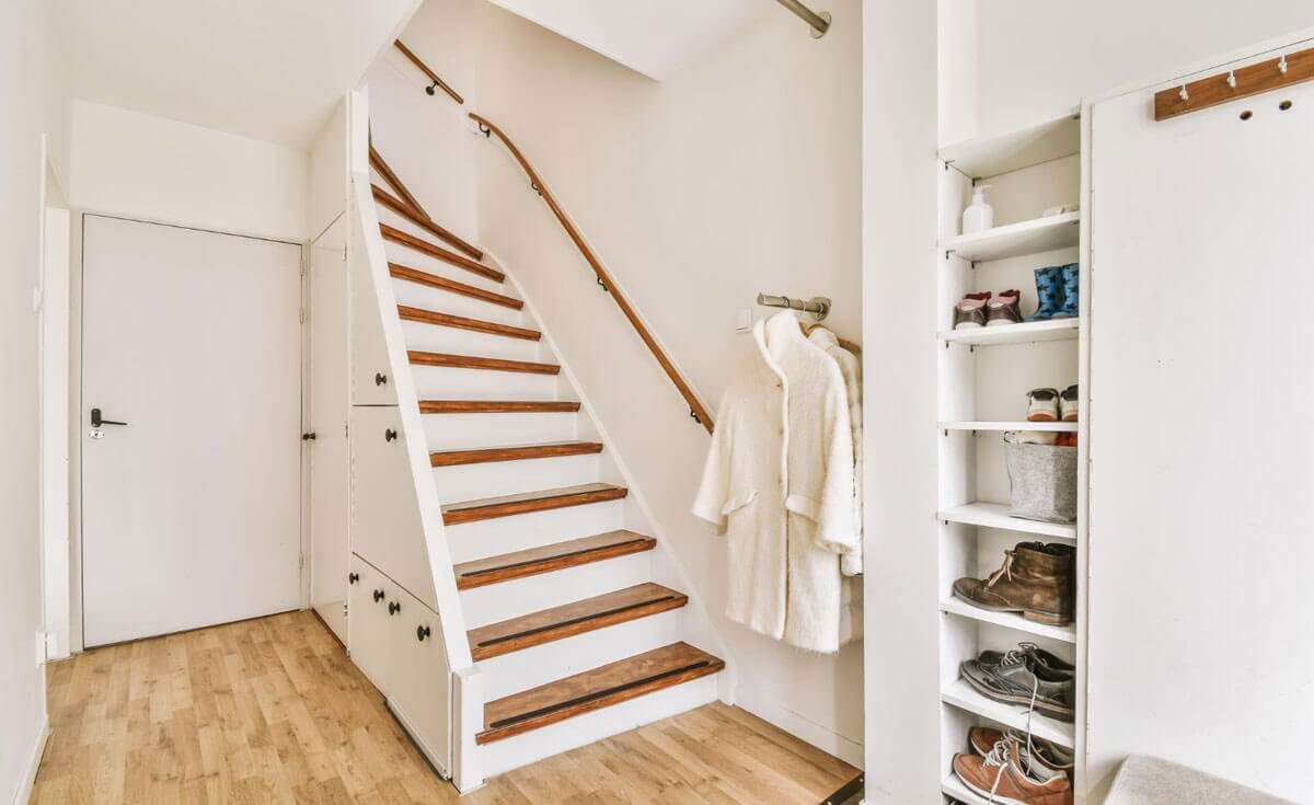 Rangements sous escaliers