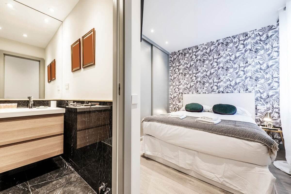 Salle d'eau accolée à la suite parentale