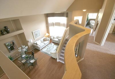 Mezzanine et escaliers dans une maison